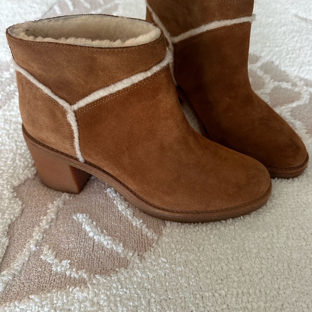 Ugg Kasen Bootie - image 1